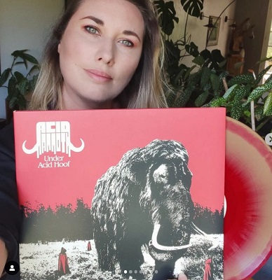 acid_mammoth_under acidhoof